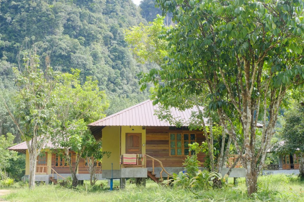 Monkey Mansion - Jungalows & Tours Khao Sok National Park エクステリア 写真