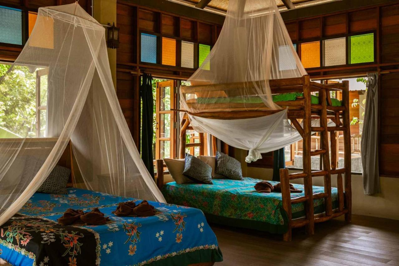 Monkey Mansion - Jungalows & Tours Khao Sok National Park エクステリア 写真