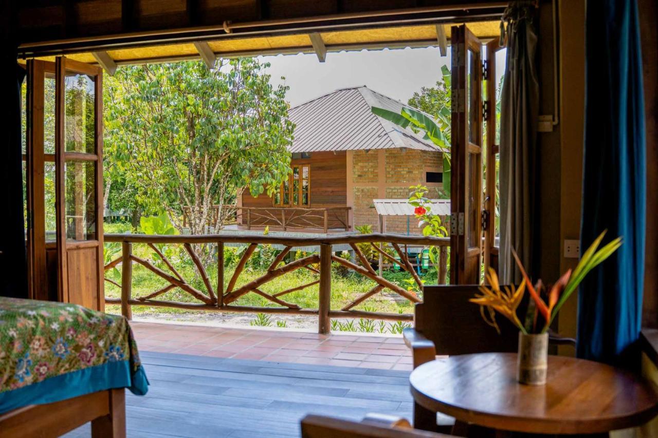 Monkey Mansion - Jungalows & Tours Khao Sok National Park エクステリア 写真
