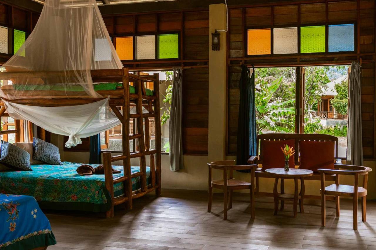 Monkey Mansion - Jungalows & Tours Khao Sok National Park エクステリア 写真