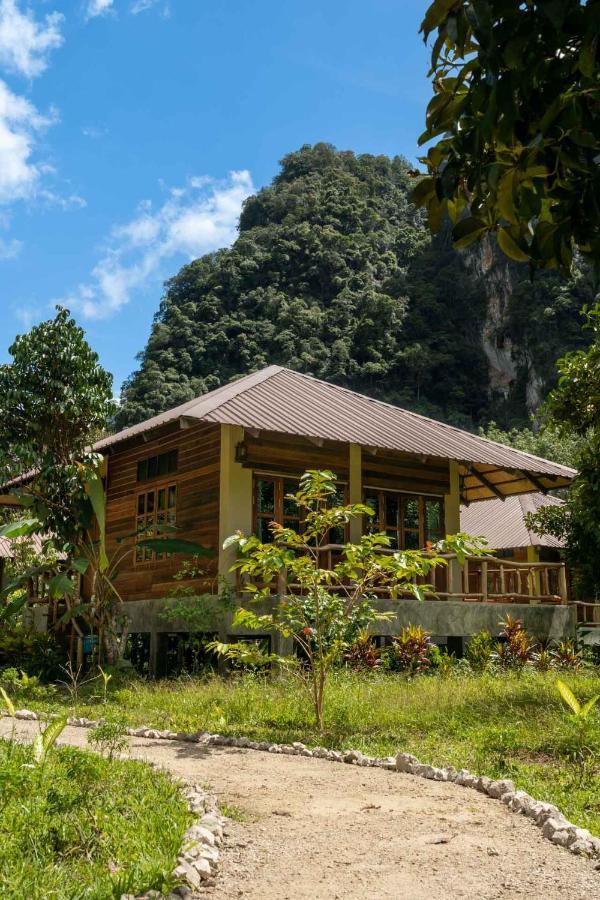 Monkey Mansion - Jungalows & Tours Khao Sok National Park エクステリア 写真