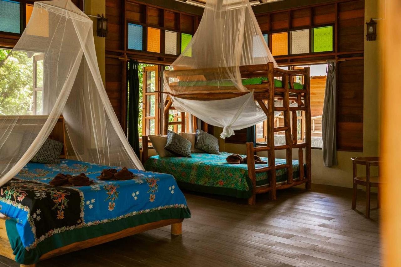 Monkey Mansion - Jungalows & Tours Khao Sok National Park エクステリア 写真